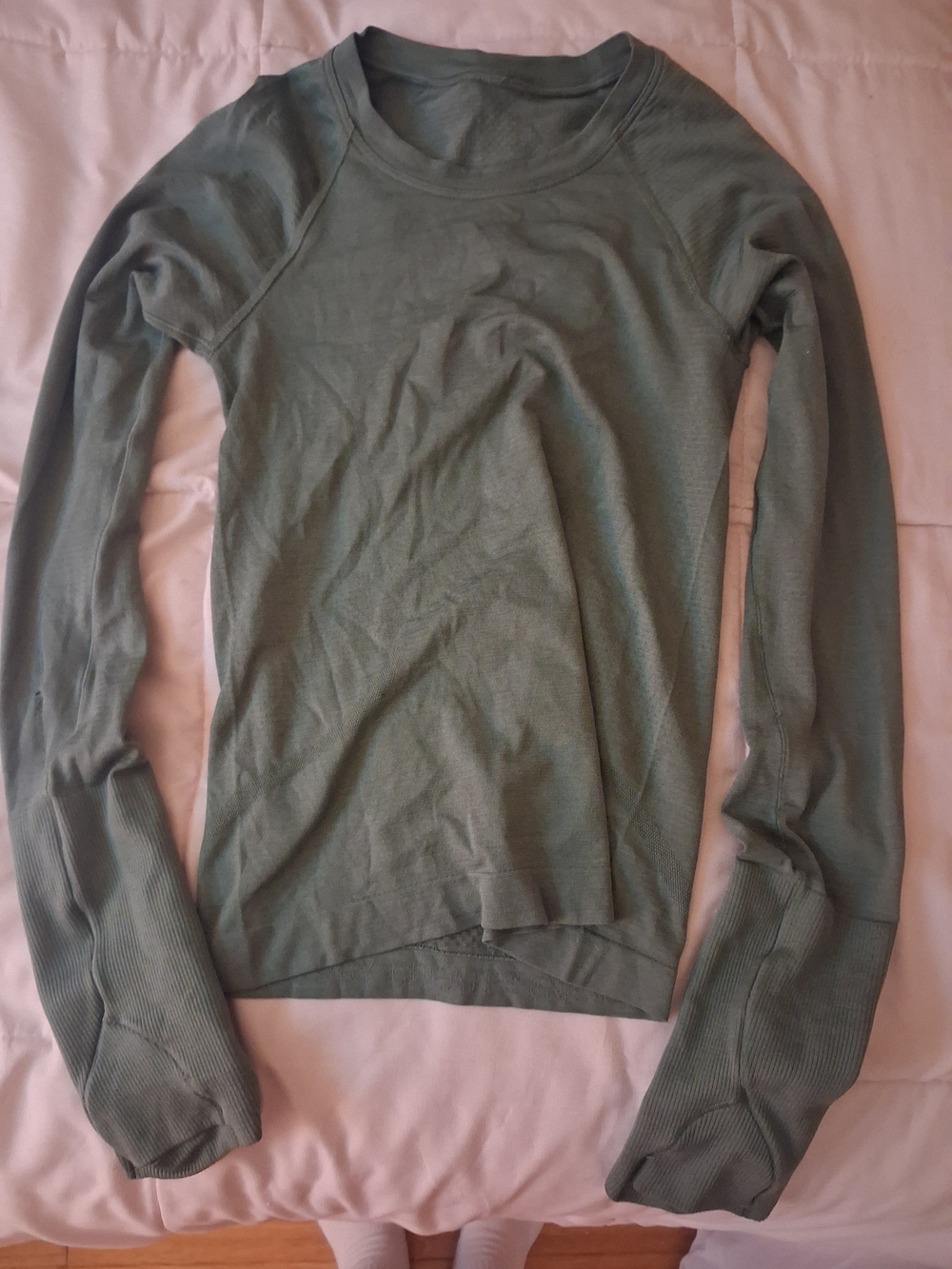 lululemon athletica Long Sleeve Crew Top in Sage Green